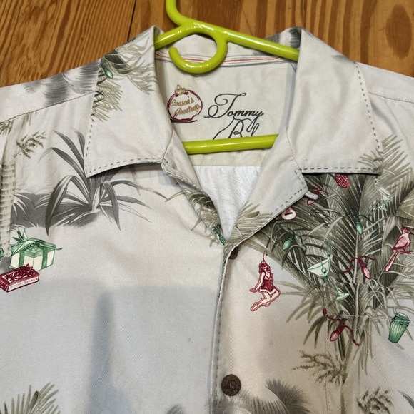 TOMMY BAHAMA Christmas Hawaiian Shirt Hula Girls Palms Guitars Decor Men's XL - Picture 5 of 16